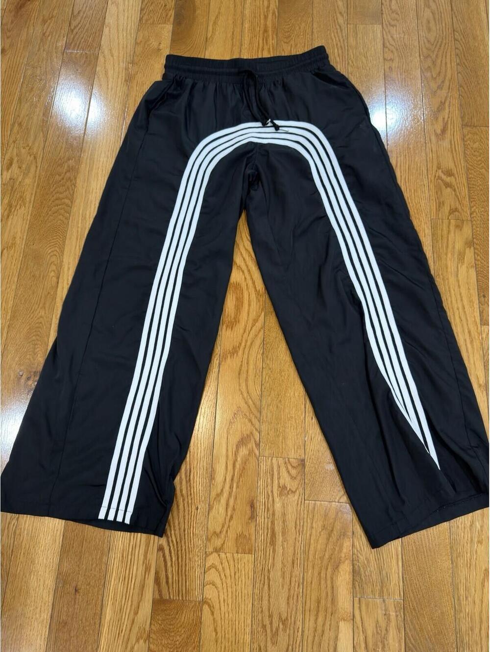 Size Medium Women’s Edikted Sweatpants Black And White